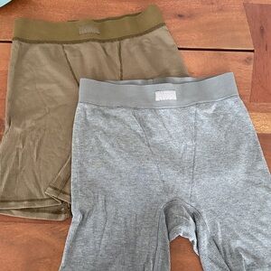 Skims Soft Lounge Ribbed Boxer Briefs in Gray/olive XS